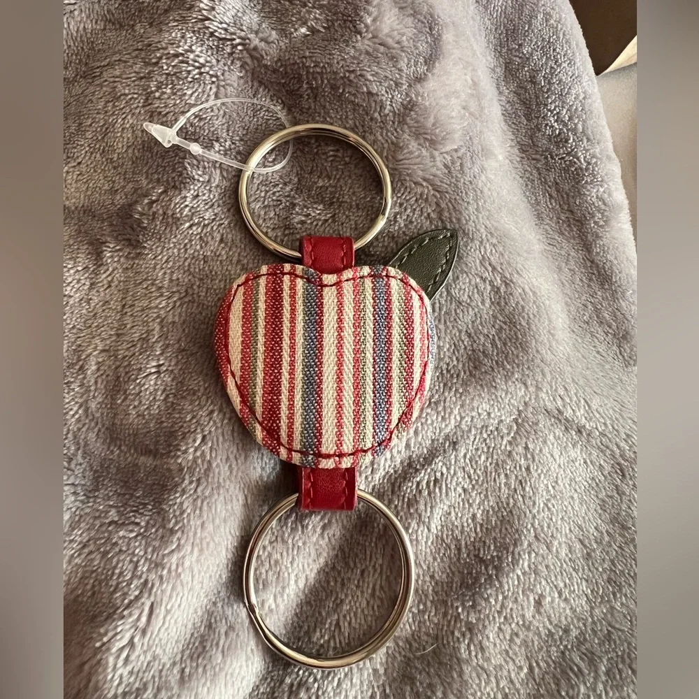 Longaberger Apple Basket Cloth/Vinyl/Metal Double Keyring, new without tags - Picture 1 of 4